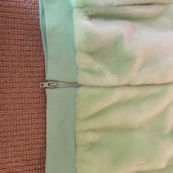 SOFTEST COAT EVER Tibi Faux Fur Bomber Style Jacket Green Small - Picture 7 of 9